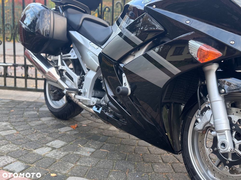 Yamaha FJR - 13