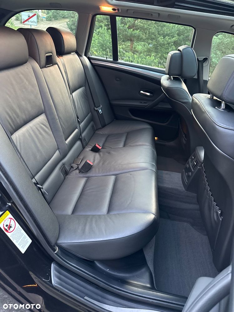 BMW Seria 5 520d - 29