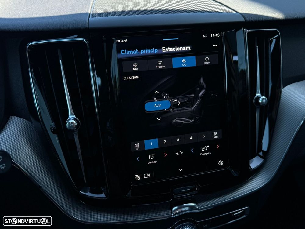 Volvo XC 60 2.0 T6 PHEV Black Edition AWD - 47