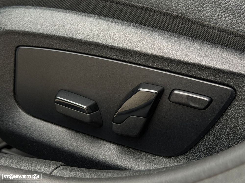 BMW 520 d Pack Desportivo M Auto - 13