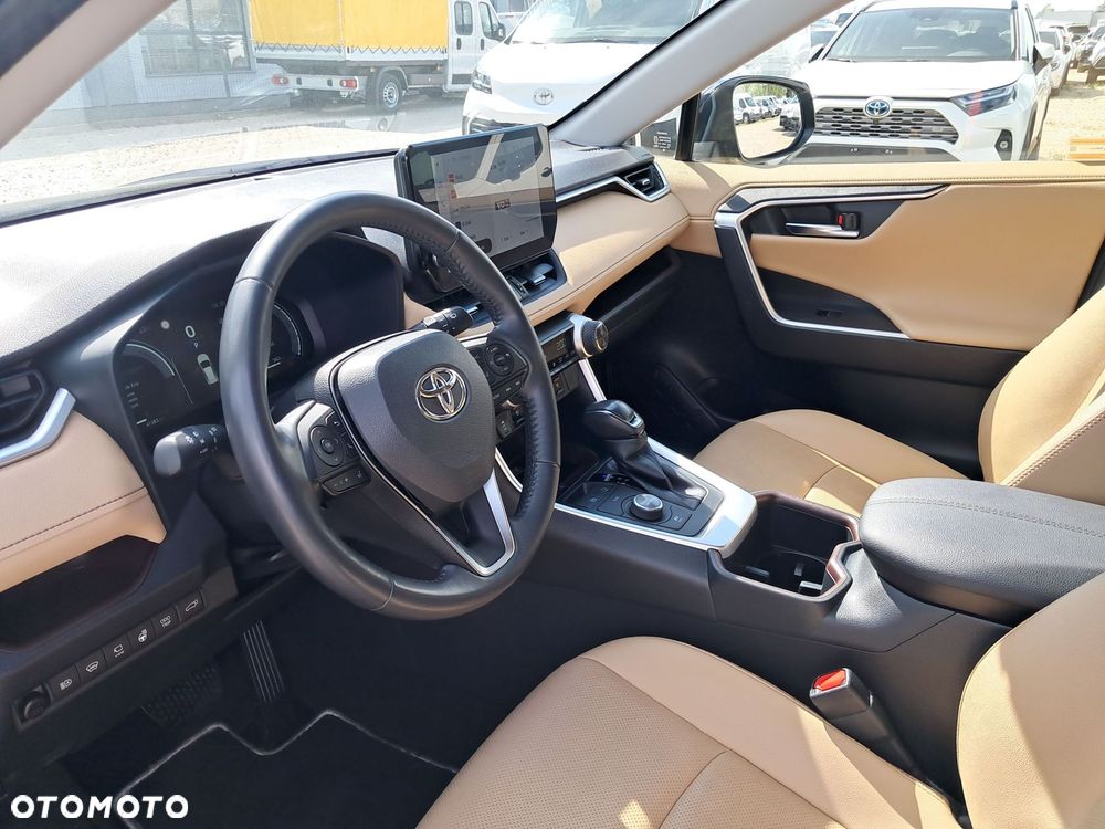 Toyota RAV4 - 9