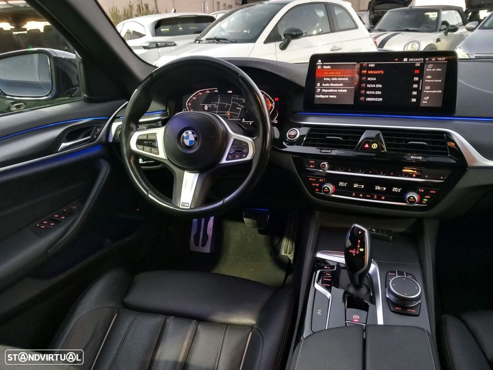BMW 520 d Pack Desportivo M Auto - 12