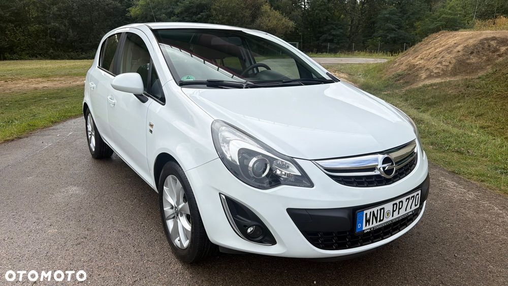 Opel Corsa 1.2 16V Cosmo - 9