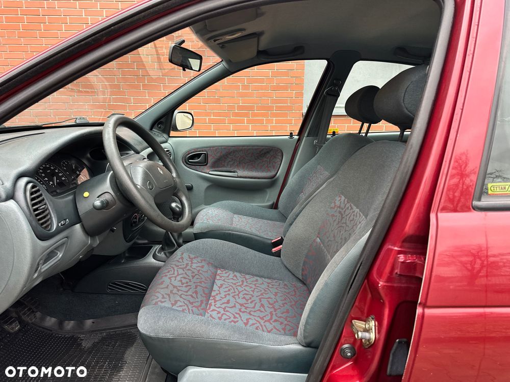 Renault Megane 1.4 RL Eco - 8