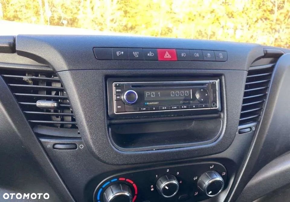 Iveco Daily 35 C15 Kontener 4.4m - 26