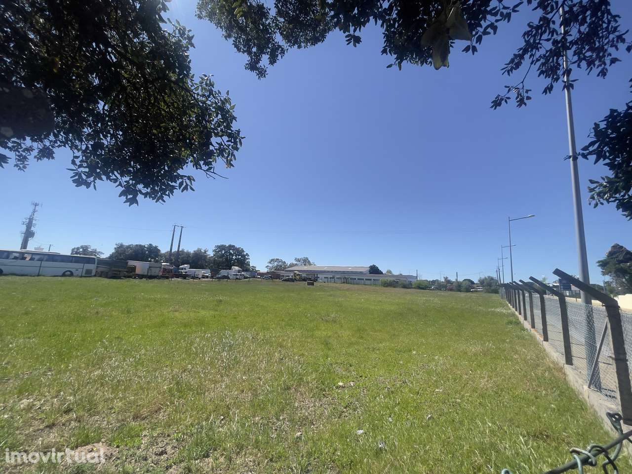 Arrenda-se Terreno perto do Continente e Aldi - Grande imagem: 2/7