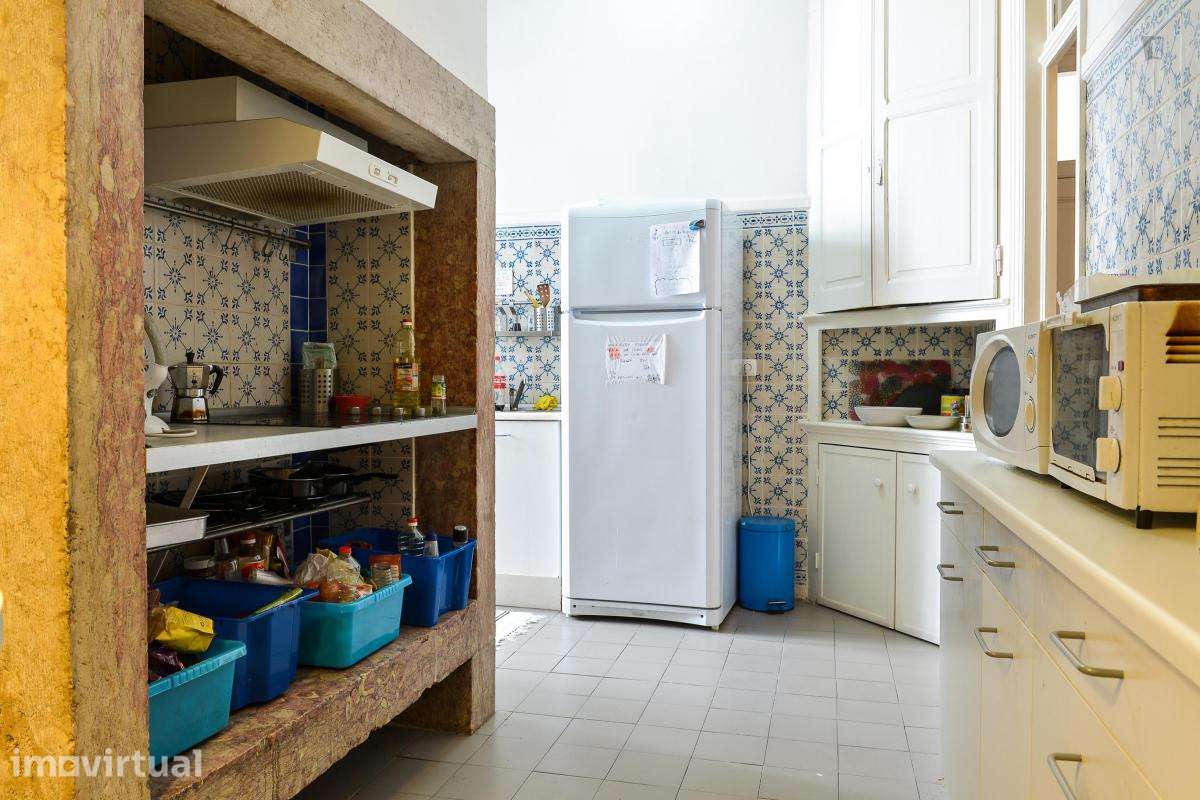 Quarto - localizado em Intendente Lisbon - Grande imagem: 4/37