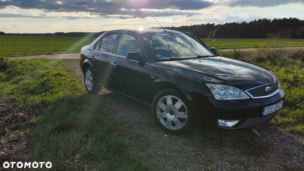 Ford Mondeo 2.0 FF Titanium - 28