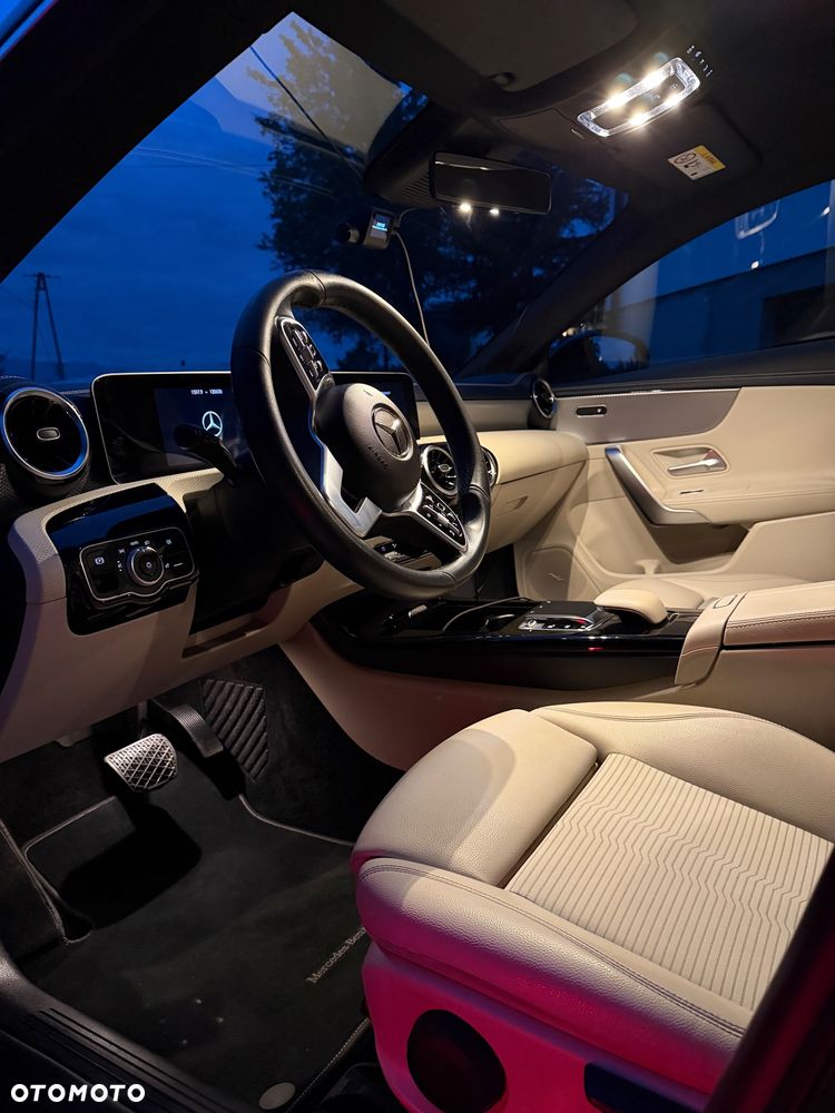 Mercedes-Benz CLA 180 7G-DCT - 14