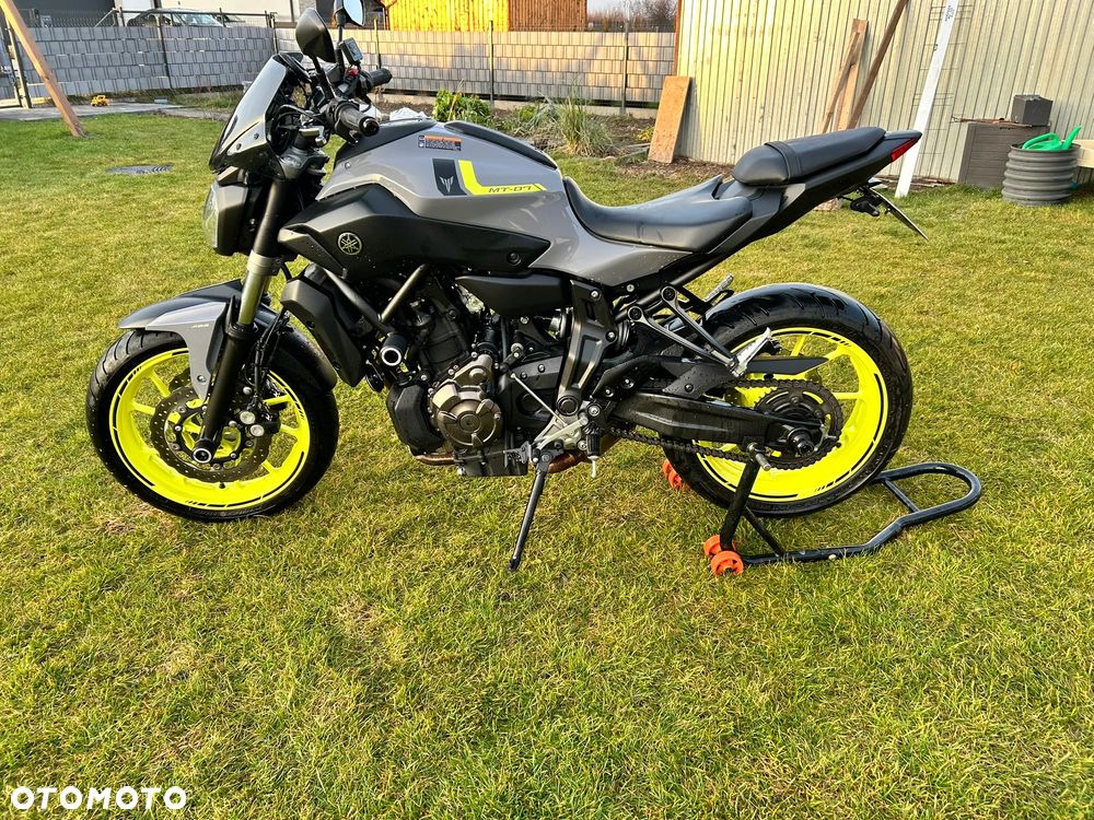 Yamaha MT - 2