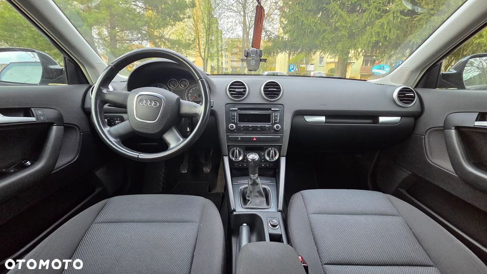 Audi A3 Sportback 1.6 Ambiente - 12