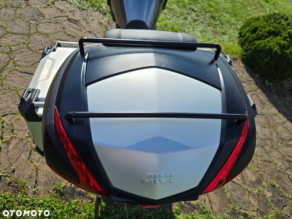 Suzuki V-STROM - 8