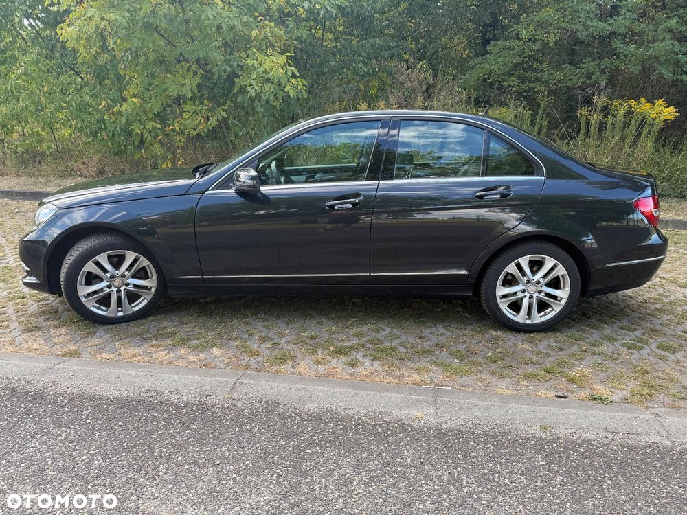 Mercedes-Benz Klasa C 200 CGI BlueEFFICIENCY Avantgarde - 9