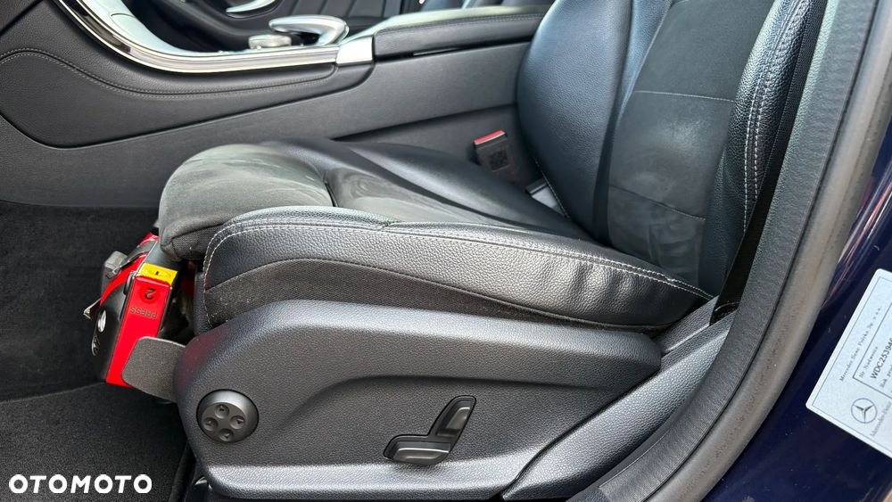 Mercedes-Benz GLC 250 4Matic 9G-TRONIC AMG Line - 30