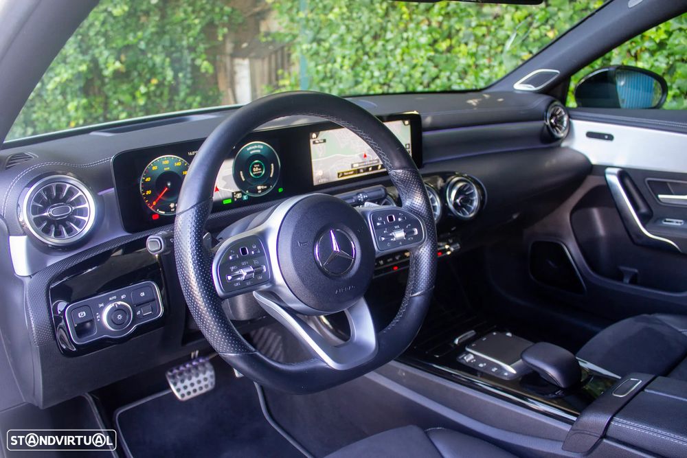 Mercedes-Benz A 250 Limousine e AMG Line - 12