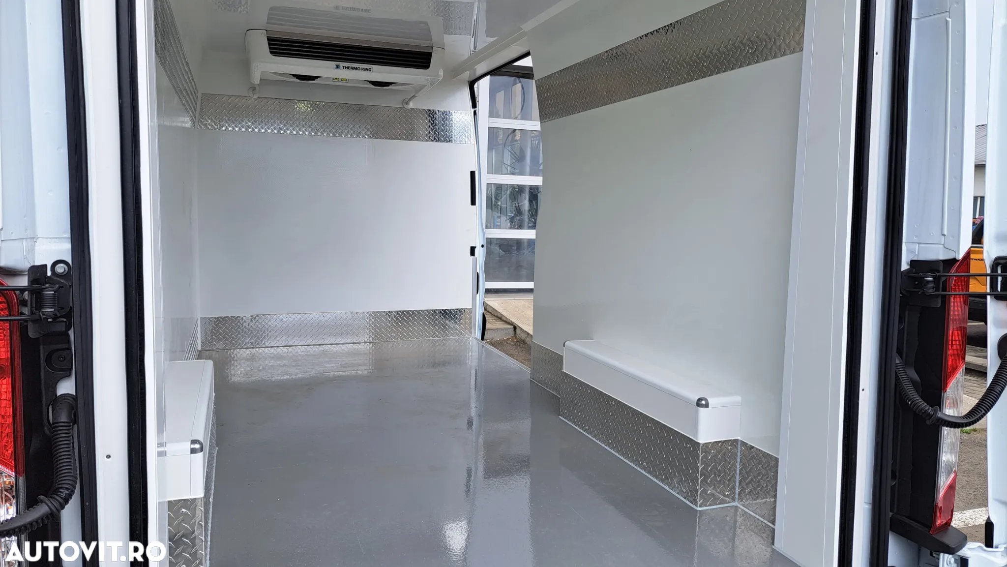 Ford NEW TRANSIT VAN L3H2 FWD FRIGORIFIC - 12
