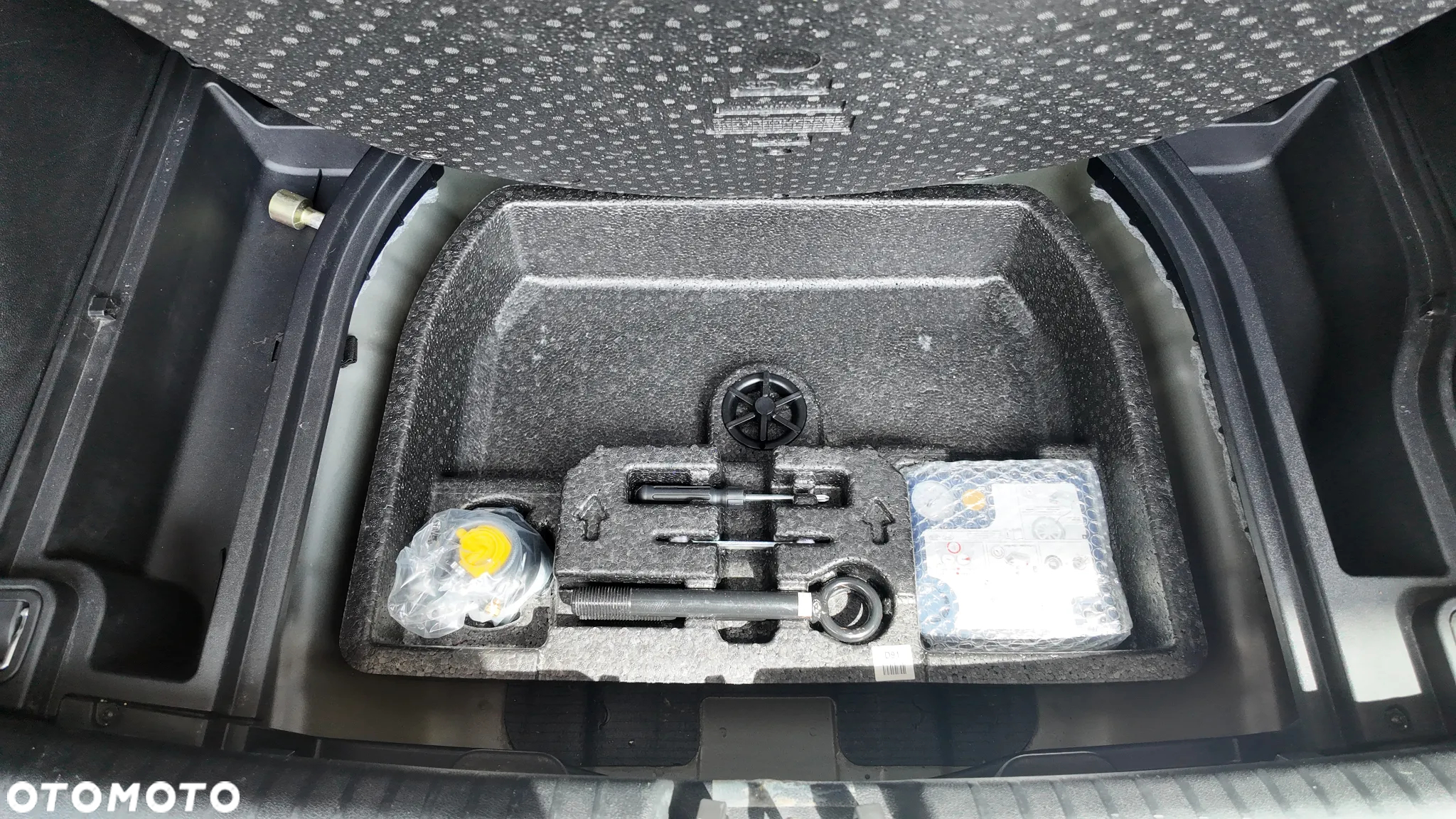 Kia Niro 1.6 GDI Hybrid L Business Line - 16