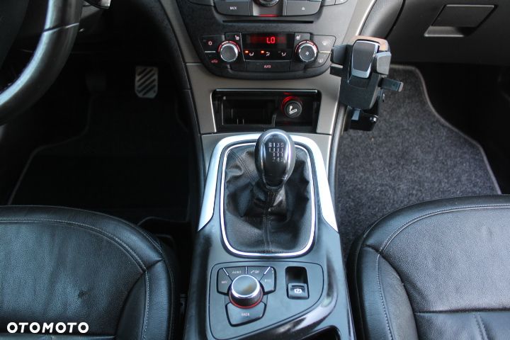 Opel Insignia 2.0 CDTI - 19