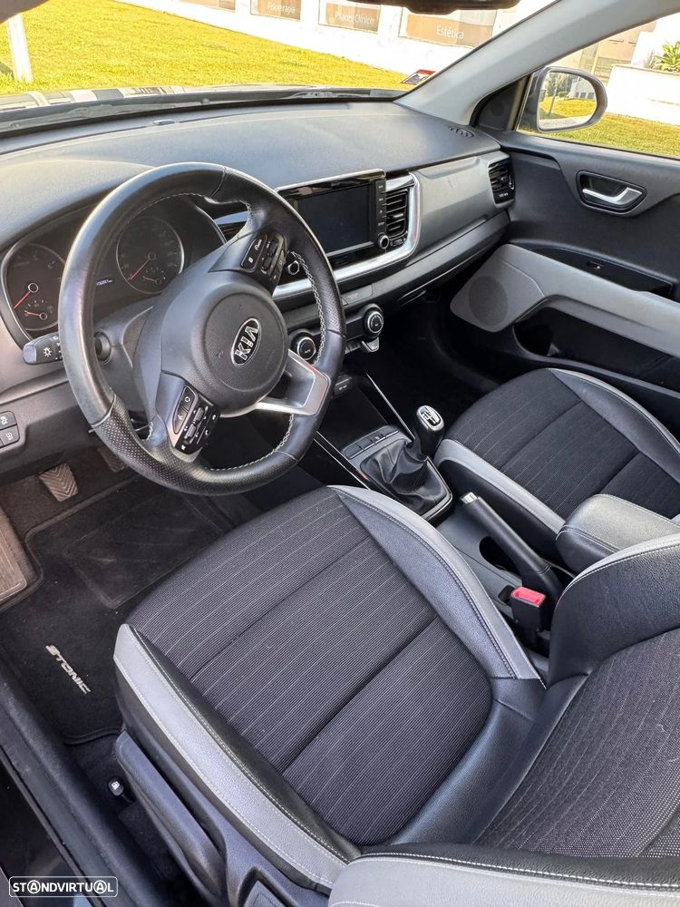 Kia Stonic 1.0 T-GDI Tech - 4