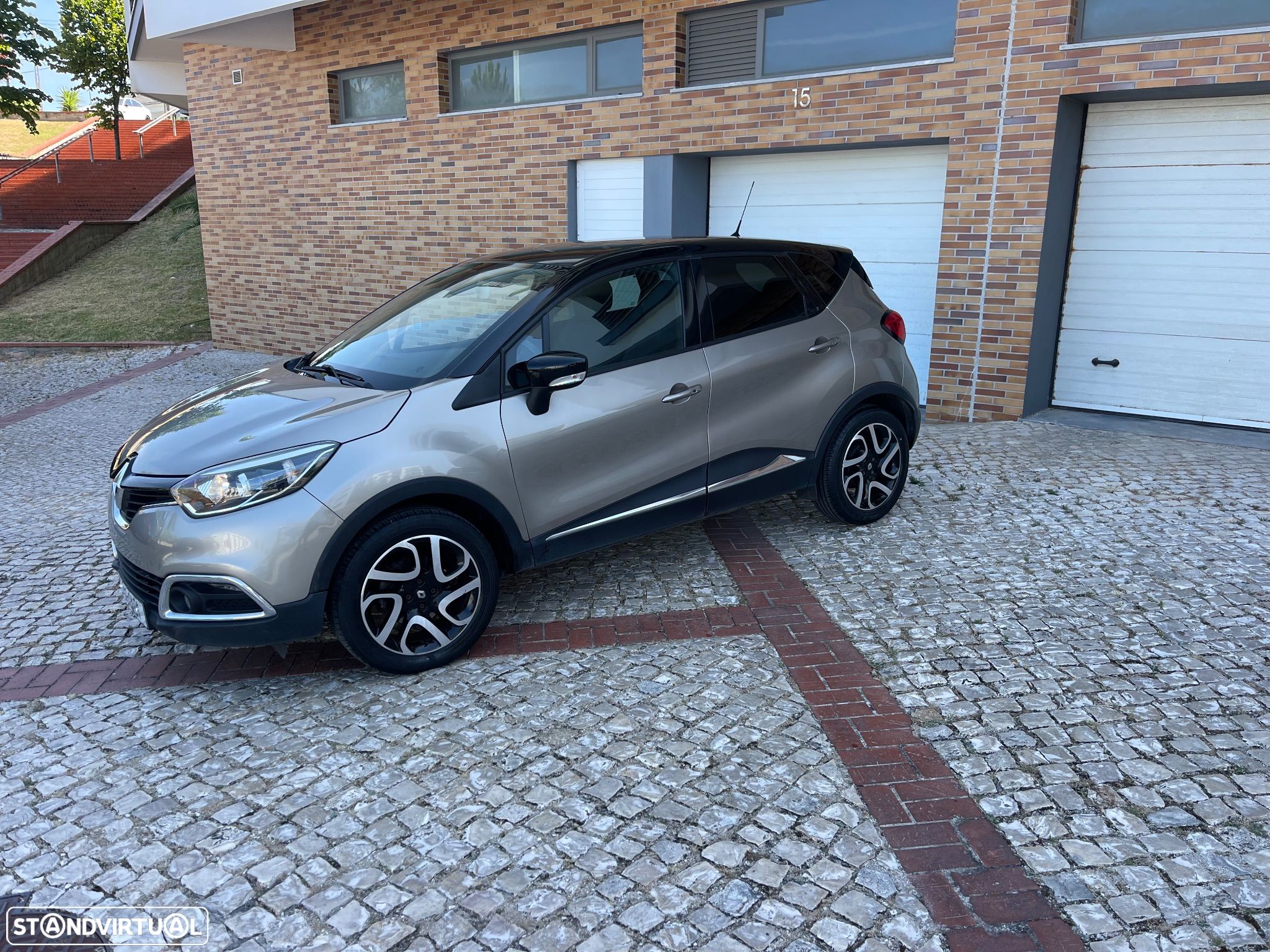 Renault Captur 1.5 dCi Exclusive - 1