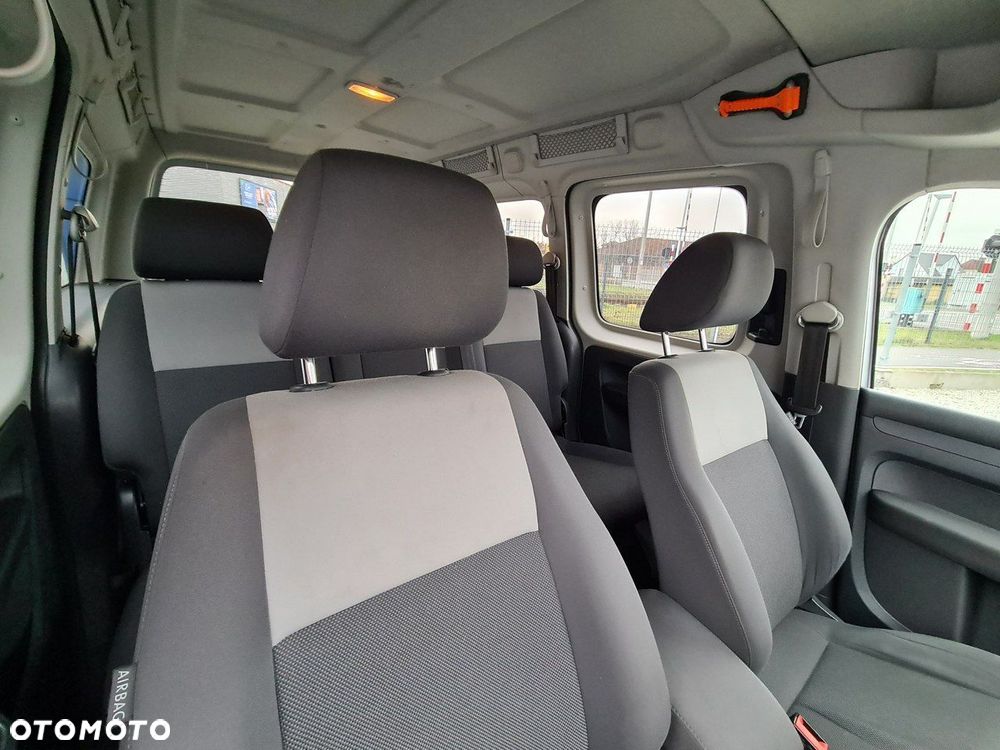 Volkswagen Caddy Maxi Trendline DSG - 22