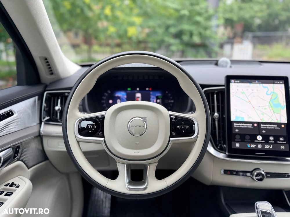 Volvo XC 90 T8 AWD PHEV Ultra Dark - 11