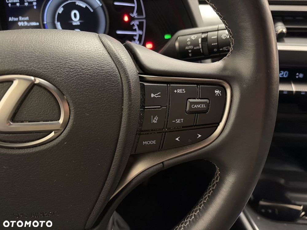Lexus UX - 14