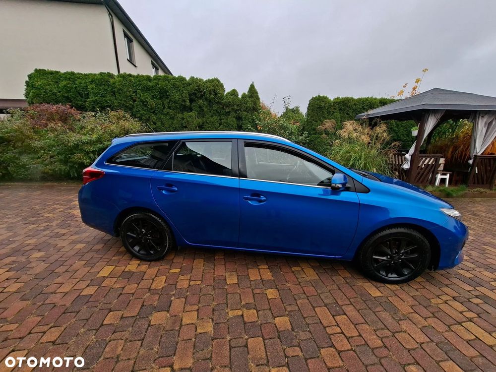 Toyota Auris 1.6 Valvematic Executive - 9