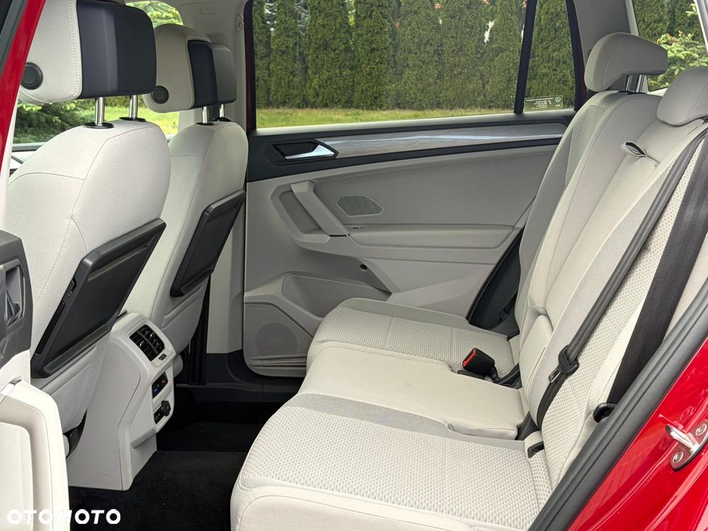 Volkswagen Tiguan - 32