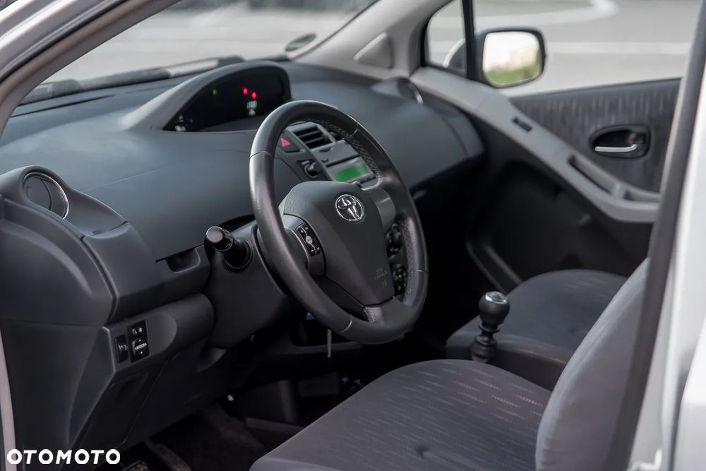 Toyota Yaris - 14