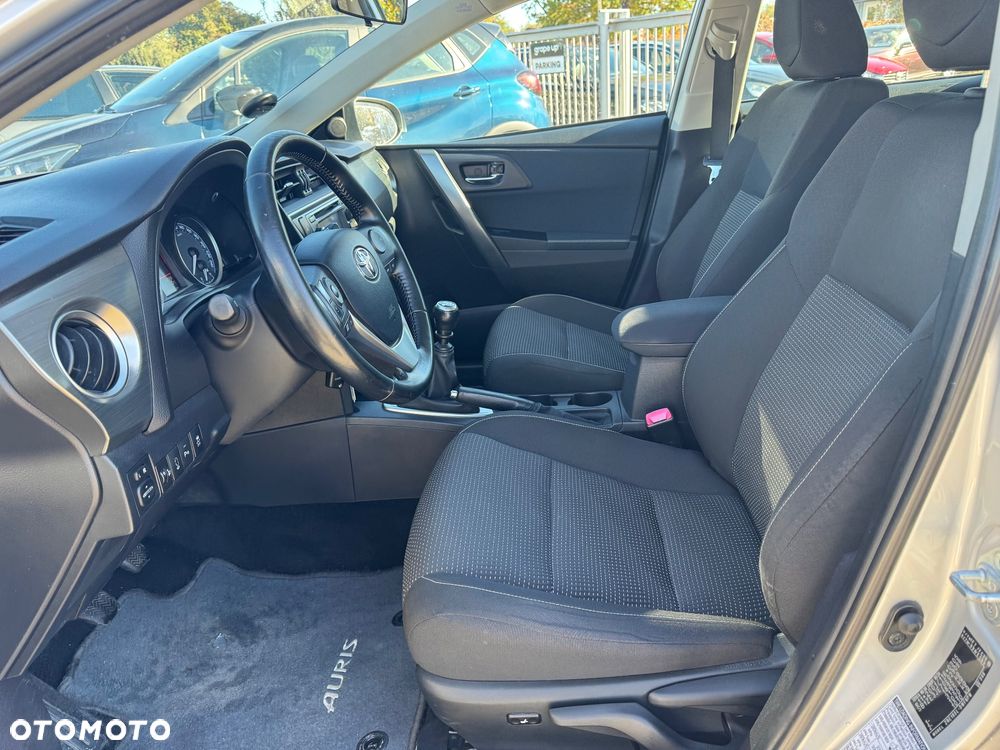 Toyota Auris 1.6 Premium - 22