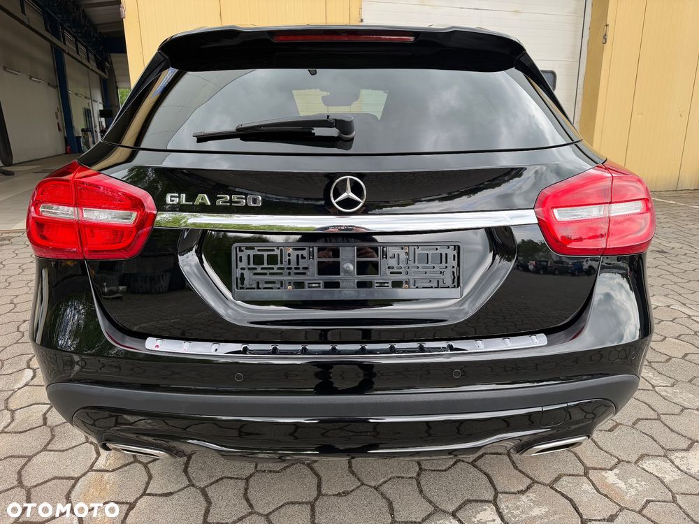 Mercedes-Benz GLA 250 7G-DCT SCORE - 5