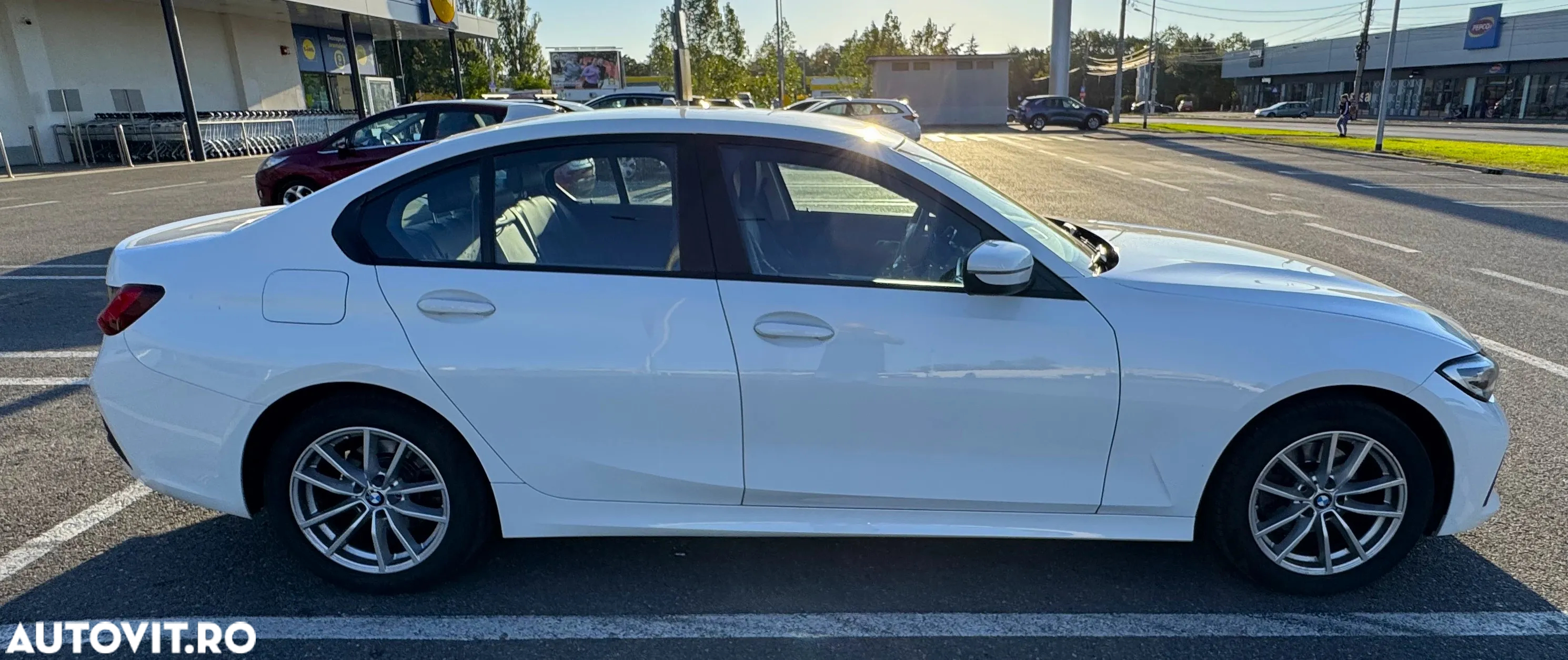 BMW Seria 3 320i xDrive AT - 9