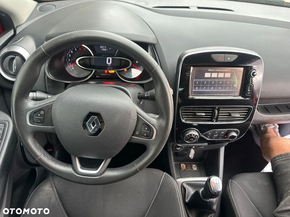Renault Clio - 25