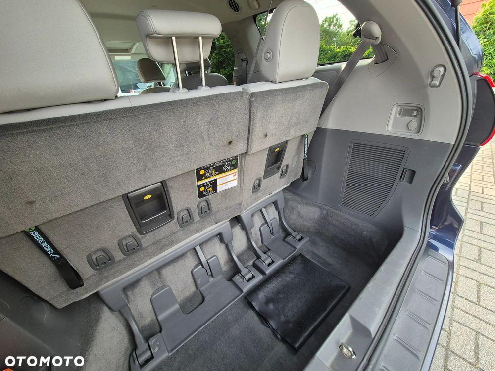 Toyota Sienna 3.5 V6 XLE AWD - 24