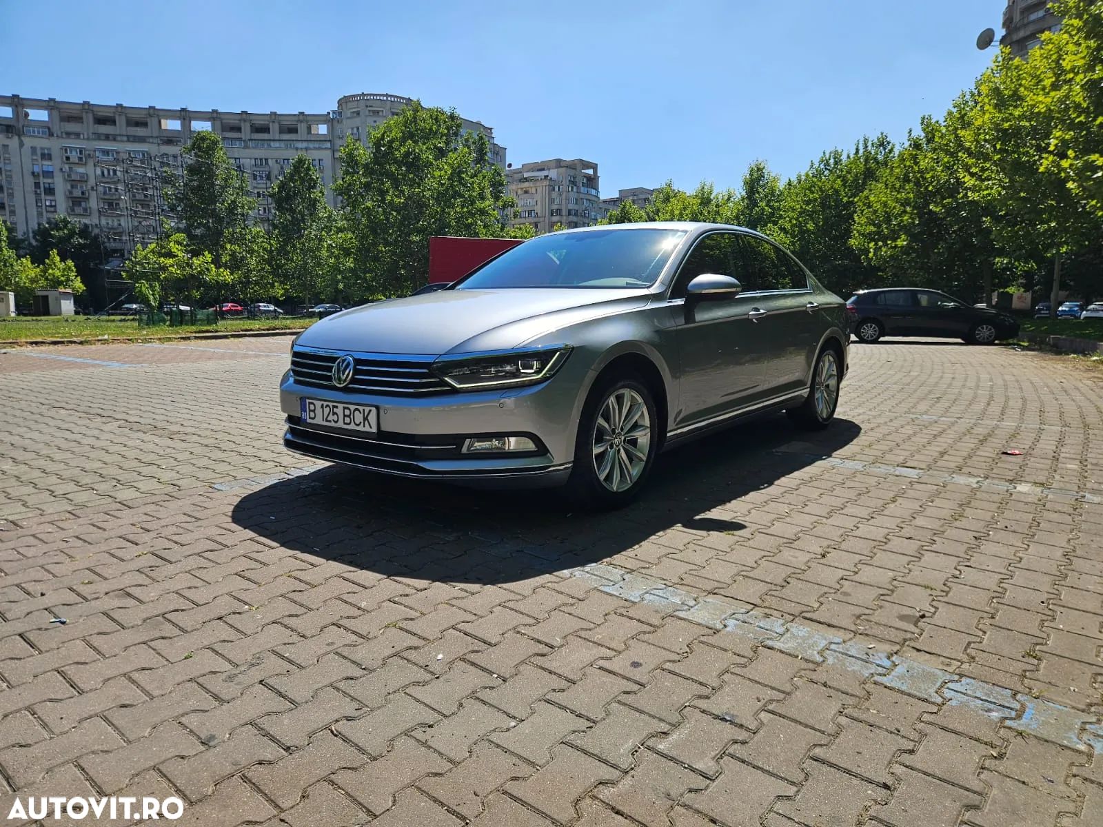 Volkswagen Passat 1.6 TDI (BlueMotion Technology) DSG Comfortline - 1
