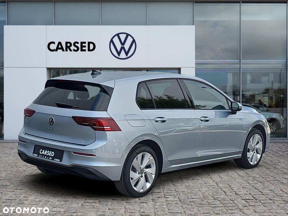 Volkswagen Golf - 8