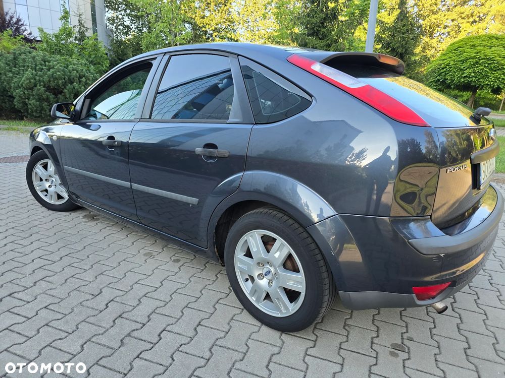 Ford Focus 1.6 Ambiente - 27