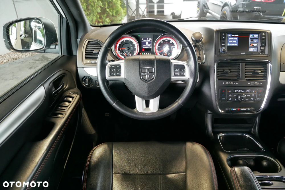 Dodge Grand Caravan - 14