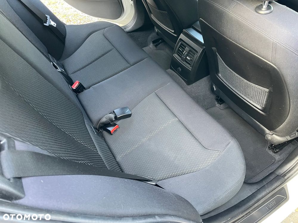 BMW Seria 1 116i - 13