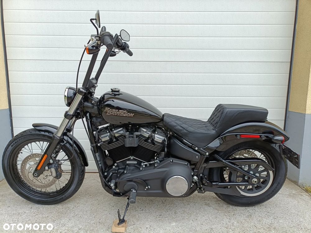 Harley-Davidson Softail Street Bob - 26
