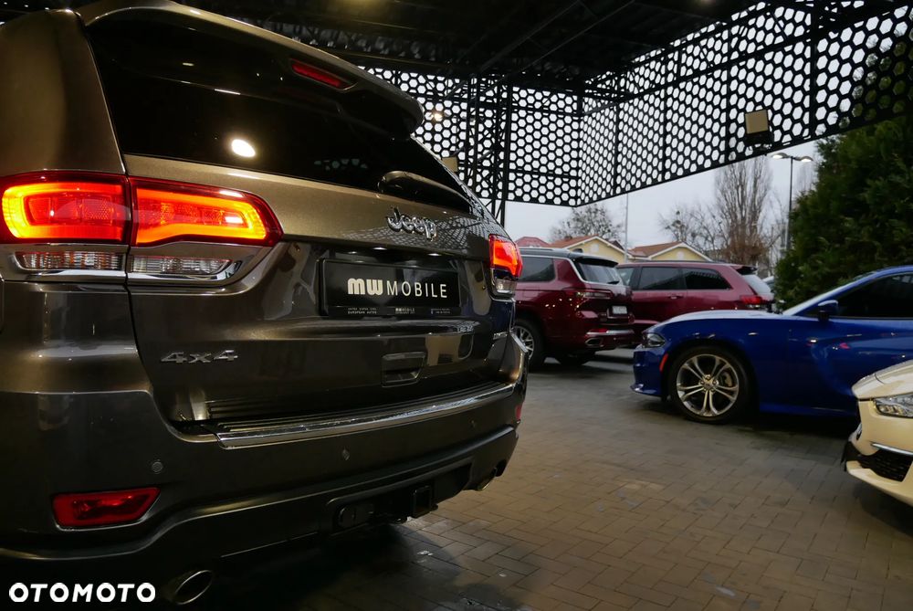 Jeep Grand Cherokee - 35
