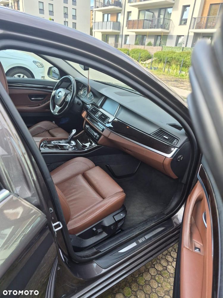 BMW Seria 5 520d xDrive - 7