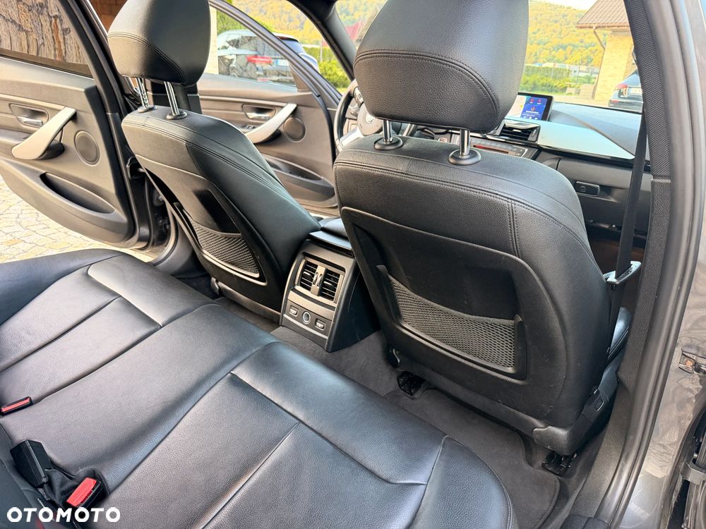 BMW Seria 3 335d xDrive M Sport Shadow sport - 9