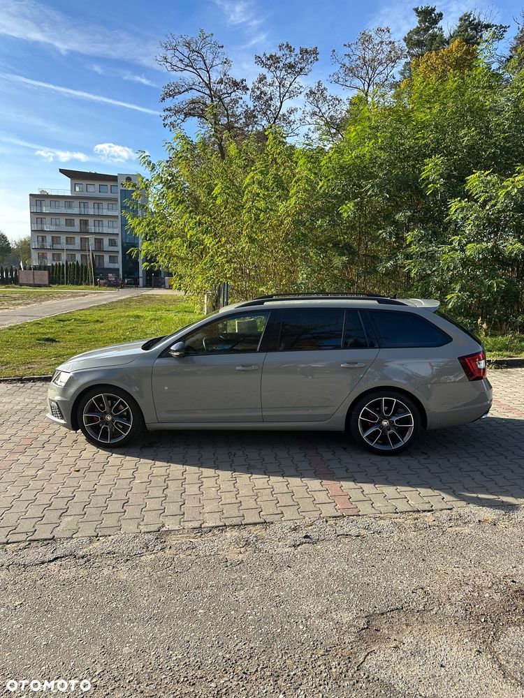 Skoda Octavia 2.0 TDI DSG RS - 8