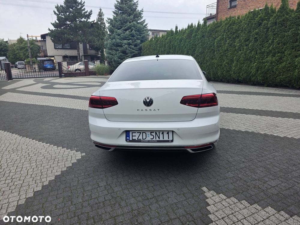 Volkswagen Passat 2.0 TDI Elegance DSG - 9