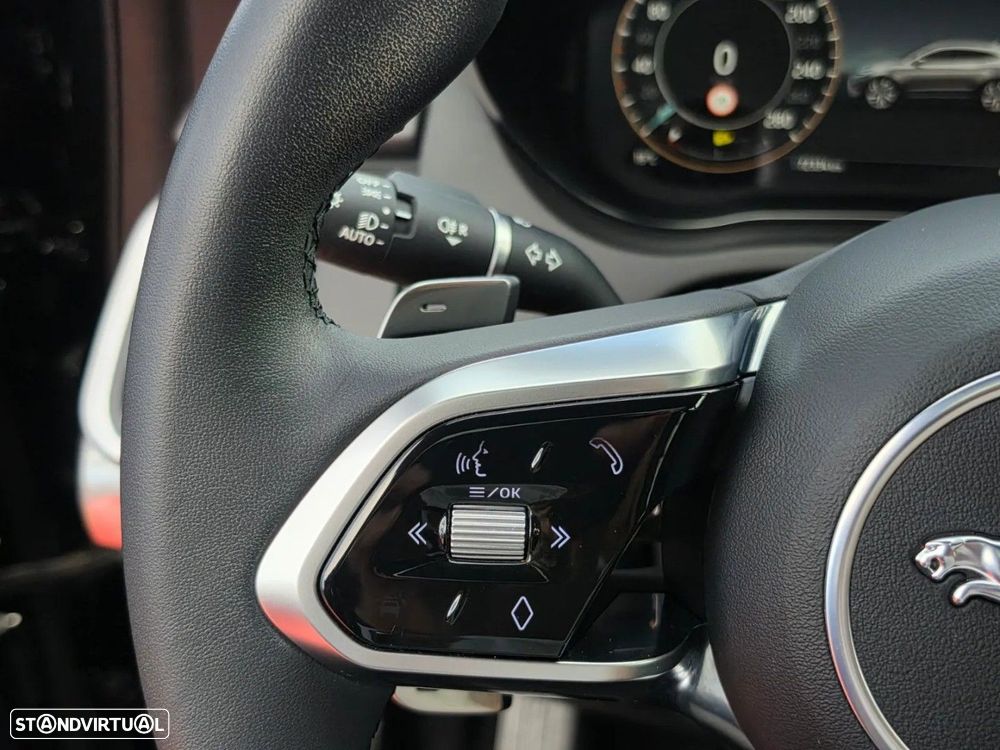 Jaguar E-Pace - 16
