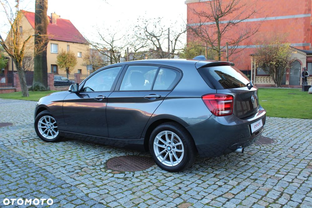 BMW Seria 1 116d Sport Line - 9
