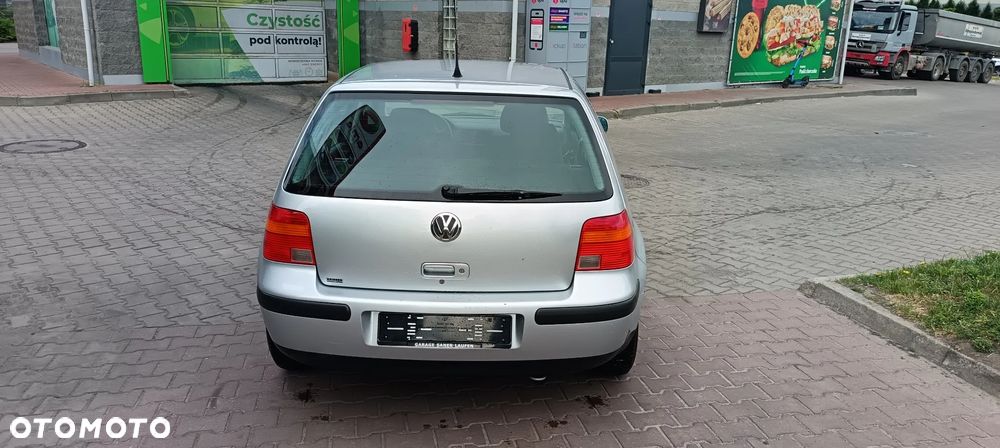 Volkswagen Golf - 5