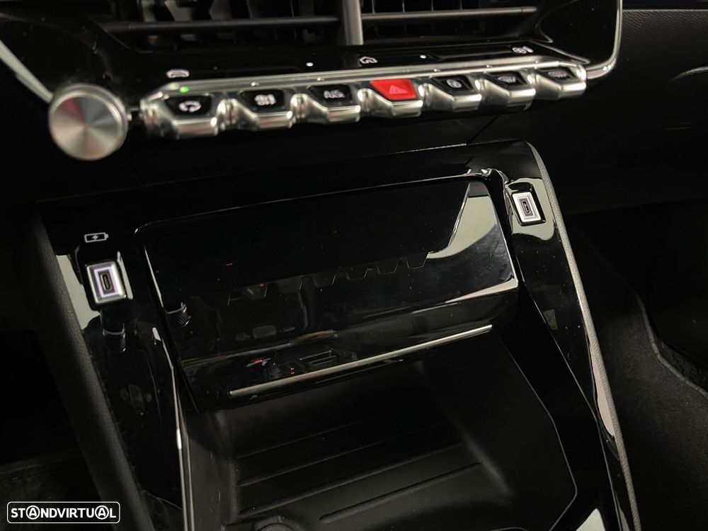 Peugeot 2008 1.2 Hybrid Allure e-DCS6 - 47